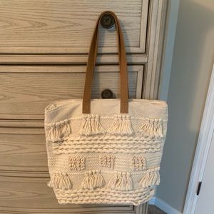 Boho woven tassel tote bag - EUC